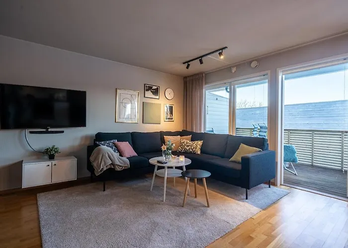 With Free Indoor Parking טרומסה